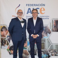 Francisco Vidal (Presidente de AICCV) con José Vicente Anaya (Director general de Gestión del Sistema Sociosanitario y del Instituto Valenciano de Formación, Investigación y Calidad de los Servicios Sociales)