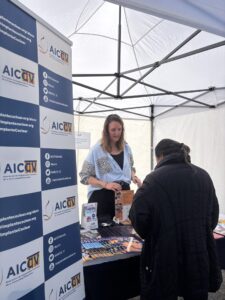 Los asistentes se interesaban por la información que podían obtener