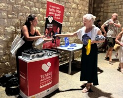 Els equips FM proporcionats per l'organització de Sagunt a Escena van ser molt útils per a les persones usuàries d'implant coclear
